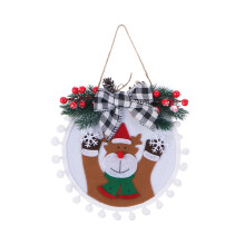 Slávnostný vianočný veniec, elegantný mini Santa Claus s mašľou v štýle byvolích károvaných kúskov, na dekoráciu vchodových dverí,
