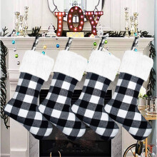Kestävät joulusukat perhejuhliin, Buffalo Plaid -kuvio lämpimällä lomatunnelmalla, neljän kappaleen setti, 18 tuuman personoidut sukat