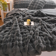Lyxig kaninfilt för soffa, presentvänlig och dekorativ fuskpälsfilt med plyschig, lurvig filt, bubbeldesign, tjock och varm för vardagsrummet