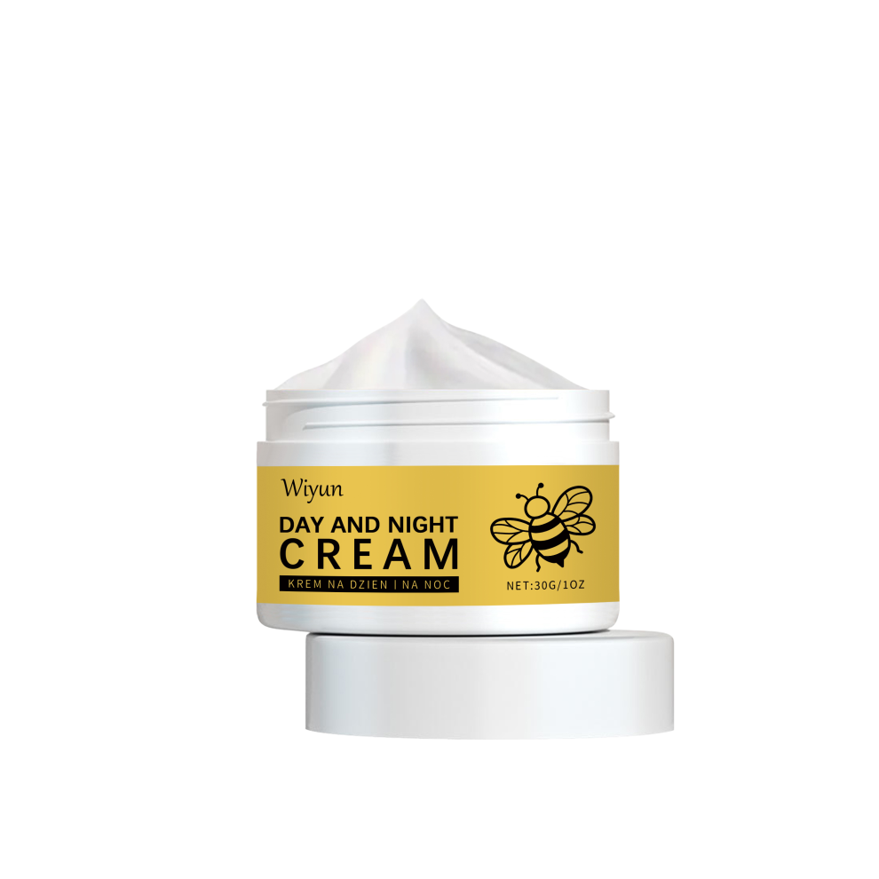 Cream Retinol Moisturizes & Nourishes Face
