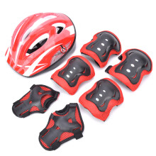 Equipamento seguro e protetor para crianças. Absorve impactos, previne hematomas e escoriações. Leve, respirável, forrado com algodão, oferece