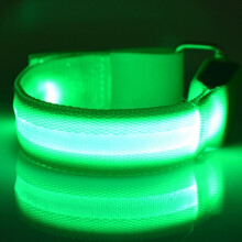 LED-armband med hög synlighet för förbättrad säkerhet på natten, lysande armband med flerfärgade lampor och blinkande lägen, LED-armband för