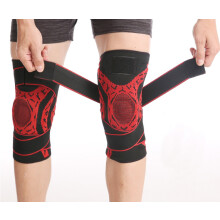 Ginocchiera compressiva per alleviare il dolore, realizzata in tessuto leggero e traspirante che migliora le prestazioni e la mobilità.