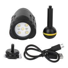 Duiklamp met brede lichtbundel, 7 standen, robuuste constructie, oplaadbare batterij, krachtige LED-lamp, waterdicht tot 40 meter.