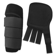 Horse fly boots, leg protectors, tearresistant bandage for daily training.