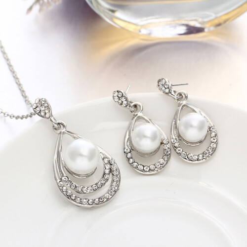 Conjunto De Colar E 2