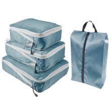Indispensable en voyage : sac à chaussures pliable et multifonctionnel, au design portable pour tous vos besoins de voyage.