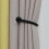 Ganchos multifuncionais para cortinas e persianas, instalação fácil com parafusos inclusos e visual retrô. 5
