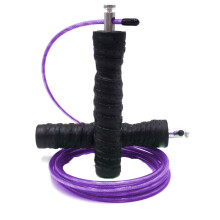 Hochleistungs-Springseil, reibungslose Rotation für nahtloses Springen, ergonomische, rutschfeste Griffe für sicheren Halt, werkzeuglose
