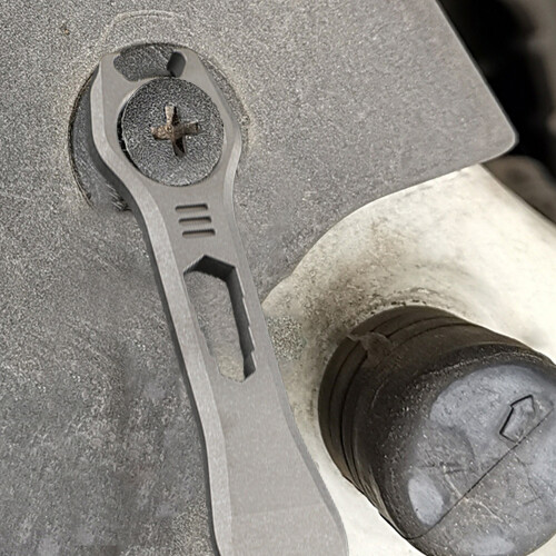 Titanium EDC-koevoet, de ultieme multifunctionele minitool voor het moderne leven. 2