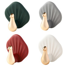 Ganci portautensili versatili per interni ed esterni, decorativi e riutilizzabili, perfetti per appendere vari oggetti su superfici lisce senza