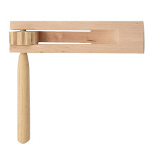 English translation:
'Wooden Spinning Rattles Noise Maker Ratchets Handheld Soundboard for Traditional Sporting Events Party Accessories' Ref: 8939