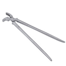 Alicate profissional para ferradores, ideal para manutenção de ferraduras. Fabricado em aço vanádio com mandíbulas curvas e cabos ergonômicos