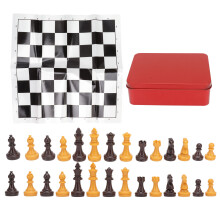 Jeu d'échecs stimulant la réflexion avec accessoires pratiques. Design compact, résistant et durable, idéal pour toute la famille. Fabriqué en