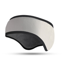 Paraorecchie dal design ergonomico, realizzati in morbido materiale felpato con doppio strato di pile per un comfort che dura tutto il giorno.