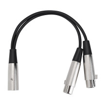 Cabo divisor XLR profissional com alívio de tensão interno, design blindado, conectores niquelados e revestimento flexível em PVC para som ao vivo.