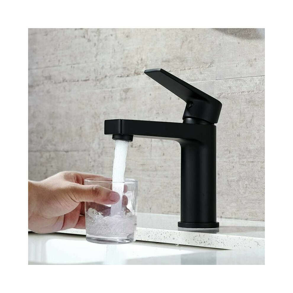 Unique Single Lever Design Faucet With Aerated Water Flow, Corrosion-Resistant Surface For Durability, Easy Installation For Quick Setup 9466005066112