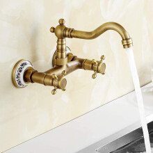 Robinet mural vintage pour lavabo, construction robuste avec double poignée pour un contrôle aisé du débit d'eau, finitions en laiton massif et