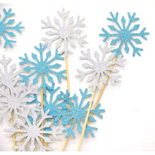 Cupcakeversieringen in de vorm van sneeuwvlokken van eetbaar papier, glitterende sneeuwvlokjes voor winterse Frozen-thema bruiloftsdecoraties, te