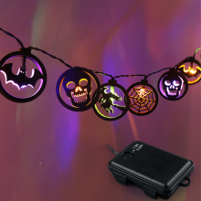 Transforme seu espaço em um paraíso assombrado com estas luzes de caveira para o Halloween. LEDs econômicos para decoração interna e externa,