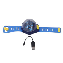 Carrinho de brinquedo com controle remoto para usar no pulso: Material de alta qualidade de 2025 com carregamento USB e capa protetora contra poeira