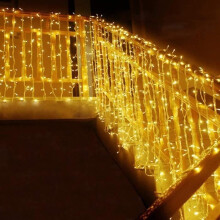 LED String Lights - ZGEER - 30m - 300 LEDs - Waterproof - Warm White - 8 Lighting Modes