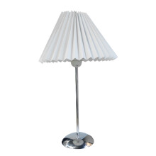 Elegant sänglampa, veckad tygskärm, vintage lantlig lampa för sovrum/vardagsrum, stabil bas skyddar ytor från repor
