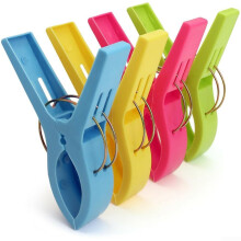 Colorful clips, for beach towels and for laundry, made of waterproof PVC and rustresistant steel, sturdy and in bright colors (4 pieces)