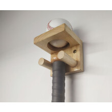 Vægmonteret displaystativ i naturtræ, baseballbatholder i massivt hårdttræ til alle batlængder, elegant og holdbar opbevaringsløsning