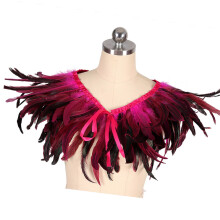 Cape en plumes pour fêtes costumées, détails à la-Rose rouge