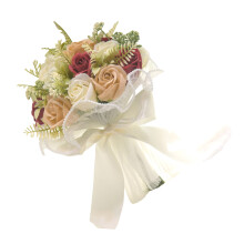 Magnifique bouquet de pivoines et de roses-vin rouge