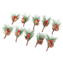 Decoraciones navideñas artesanales, adornos artificiales de pino con bayas rojas y piñas para crear momentos festivos, realza el ambiente festivo
