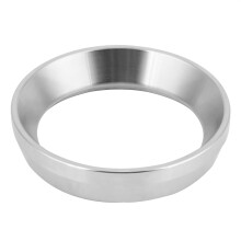 Embudo dosificador de aluminio para espresso, herramienta esencial para la elaboración de café artesanal que garantiza que no se desperdicie polvo.