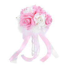 Buchet de mireasă cu strasuri cristaline, perfect pentru decorarea nunții și petrecerea, aranjament floral de nuntă ușor cu linii clare de flori