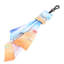 Microfiber Cleaning Cloth Keychain for Glasses and Screens, Reusable Travel Eyeglass Cleaner