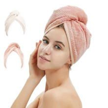 Sparen Sie Zeit mit unserem schnelltrocknenden, ultraweichen Mikrofaser-Haarhandtuch. Schützt die Haarqualität und reduziert Haarschäden.