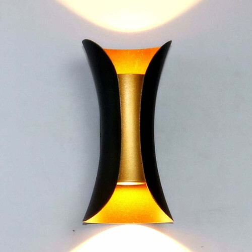 Appliques murales extérieures étanches IP65, éclairage LED moderne pour entrée, cafétéria, avec structure métallique robuste.