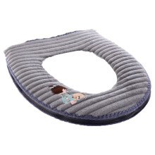 Migliora la tua esperienza in bagno con questo copriwater con cerniera, lavabile a mano o in lavatrice, realizzato in materiale morbido e flessibile,