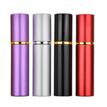 Draagbaar mini-parfumflesje, ultrafijne verstuiver, luxe en elegant ontwerp, glazen binnenreservoir van 10 ml en stevige aluminium behuizing,
