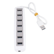 Krachtige USB 3.0-hub met zeven poorten voor uw desktop of laptop, plug-and-play met individuele aan/uit-schakelaars voor maximale efficiëntie.