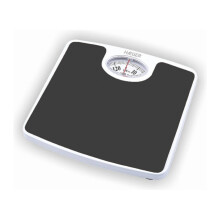 Balanza de piso con amplio panel de control, capacidad profesional y base de acero duradera para un pesaje preciso y confiable.