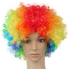 Perruque afro hippie intemporelle, accessoire indispensable pour une soirée disco, base en filet à rayures bouclées pour des costumes