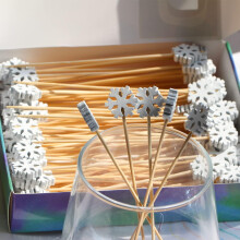 (White Snowflakes) 100pcs Red Heart Cocktail Picks 4.7" Long Fruit Sticks Food Toothpicks, Handmade for Decoration Party Supplies