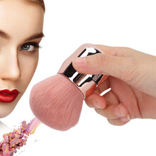 Rougepinsel mit weichen Borsten, Foundationpinsel für ein natürliches Make-up-Finish, flauschiger, pilzförmiger Premium-Borstenpinsel zum