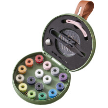 Trousse de couture de voyage pour couturiers professionnels et débutants, des motifs élégants pour une touche tendance, compacte et portable.