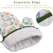 Versatile Kitchen Gloves, Comfortable & Secure Grip Heat Resistant Mitts with Quilted Liner, Non Slip Cooking Gloves for Professional Use