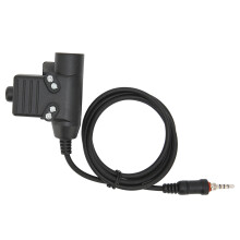 Conector de radio para micrófono integrado. Su diseño de grado militar garantiza un rendimiento duradero en entornos de escucha discretos.
