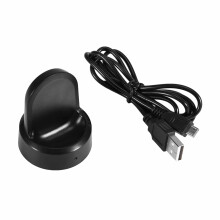 Draagbaar oplaadstation voor smartwatches, compact en handig ontwerp met antislip onderkant, led-indicator en automatische klikbevestiging voor