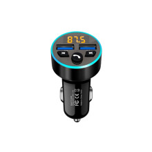 Schnellladegerät QC3.0, FM-Transmitter mit Freisprechfunktion, Joystick-Taste für intuitive Bedienung, LED-Hintergrundbeleuchtung für gute