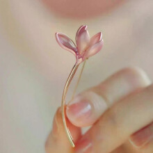 (XZ13) Exquisite Pink Lotus Flower Brooch Pins Women Girls Metal Plant Enamel Label Hat Cap Pins Suit Coat Japanese Fashion Accessories